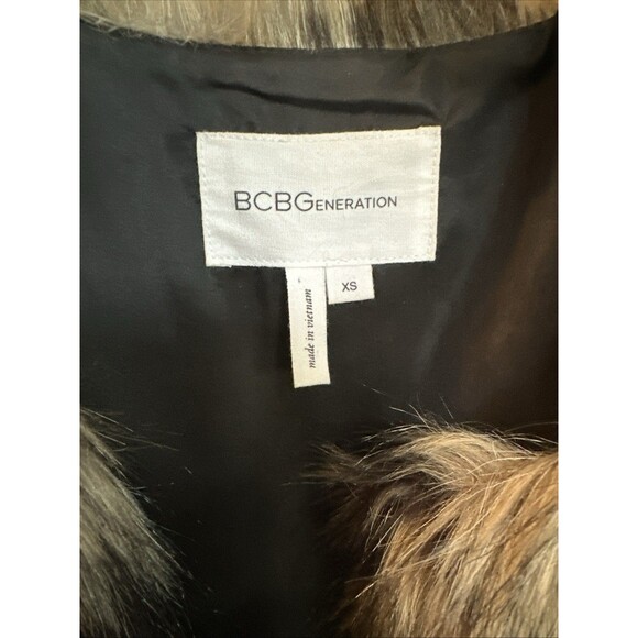 BCBGeneration Faux Fur Abstract Print Vest Sz XS - Picture 7 of 9
